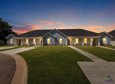 305 Airman Blvd, Warner Robins, GA 31088
