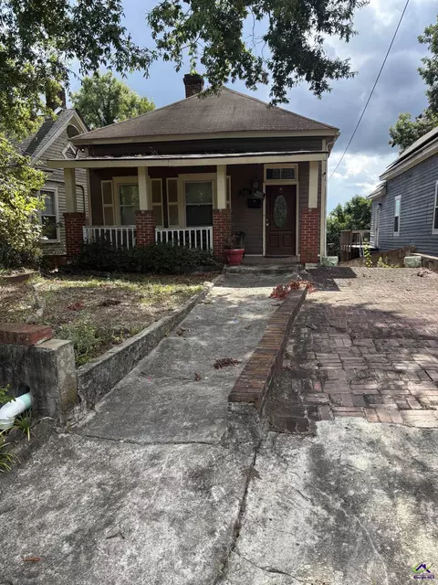 986 Maple St, Macon, GA 31201