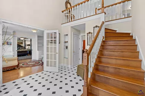 Entry Way - 109 Crest Pointe Pointe, Warner Robins, GA 31088 photo 3 of 19