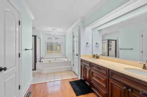 Bath - 109 Crest Pointe Pointe, Warner Robins, GA 31088 photo 1 of 7