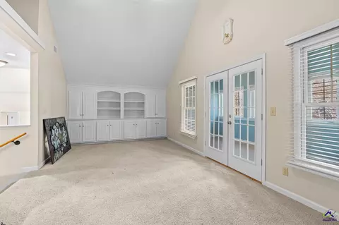 Living - 109 Crest Pointe Pointe, Warner Robins, GA 31088 photo 10 of 10
