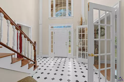 Entry Way - 109 Crest Pointe Pointe, Warner Robins, GA 31088 photo 1 of 19