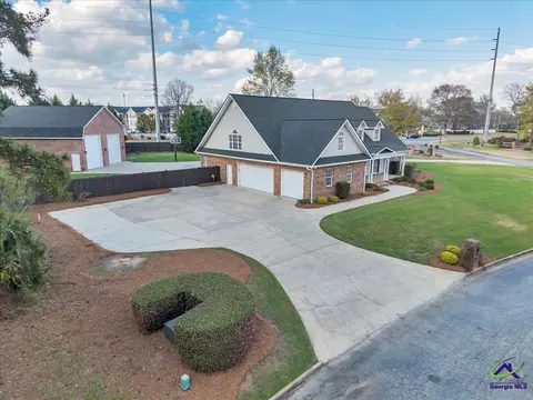 32 Willow Lake Dr, Warner Robins, GA 31093