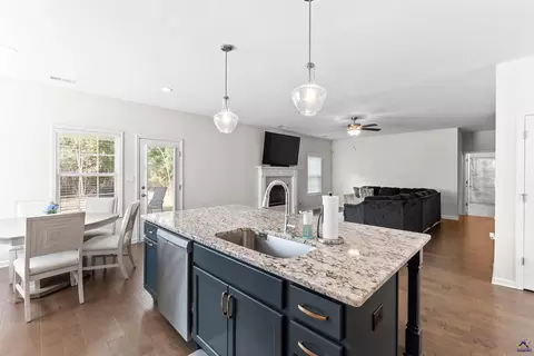 Kitchen - 5017 Tybalt Run, Forsyth, GA 31029 photo 11 of 12