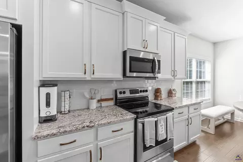 Kitchen - 5017 Tybalt Run, Forsyth, GA 31029 photo 9 of 12