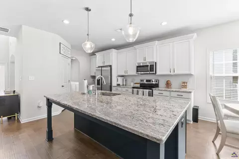 Kitchen - 5017 Tybalt Run, Forsyth, GA 31029 photo 6 of 12