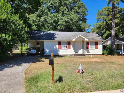 916 Mcarthur Blvd, Warner Robins, GA 31093