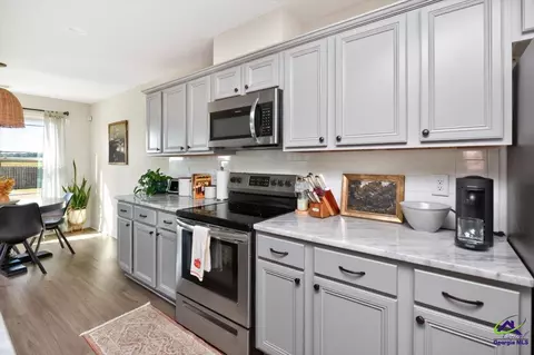 Kitchen - 708 Daisy Dr, Perry, GA 31069 photo 8 of 8
