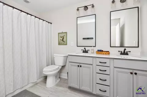 Bath - 708 Daisy Dr, Perry, GA 31069 photo 3 of 3