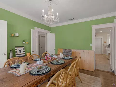 Dining - 192 Corbin Ave, Macon, GA 31204 photo 3 of 5