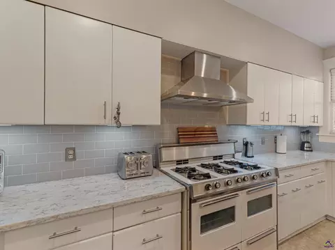 Kitchen - 192 Corbin Ave, Macon, GA 31204 photo 1 of 7