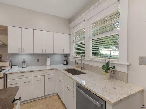 Kitchen - 192 Corbin Ave, Macon, GA 31204 photo 6 of 7