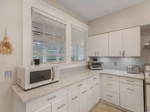 Kitchen - 192 Corbin Ave, Macon, GA 31204 photo 2 of 7