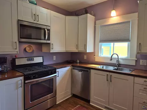 Kitchen - 994 Elm St, Macon, GA 31201 photo 1 of 2