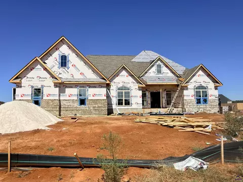 200 Rox Fox Ln, Kathleen, GA 31047