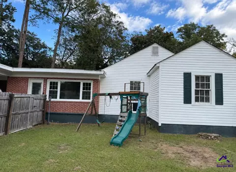Exterior - 1301 Georgia Ave, Perry, GA 31069 photo 5 of 6