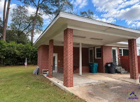 Exterior - 1301 Georgia Ave, Perry, GA 31069 photo 6 of 6