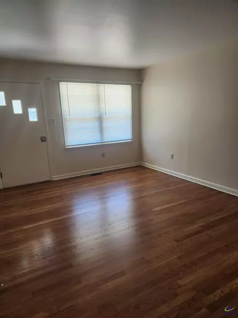 104 Valley View Dr, Warner Robins, GA 31088