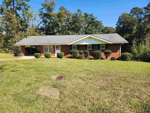 104 Valley View Dr, Warner Robins, GA 31088