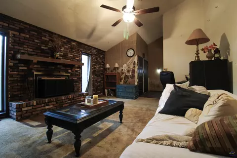 Living - 122 Joy Dr, Warner Robins, GA 31088 photo 3 of 3