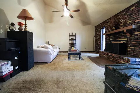 Living - 122 Joy Dr, Warner Robins, GA 31088 photo 1 of 3