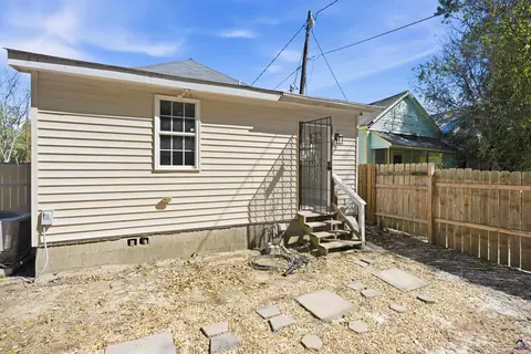 Exterior - 856 Elm St, Macon, GA 31201 photo 3 of 7