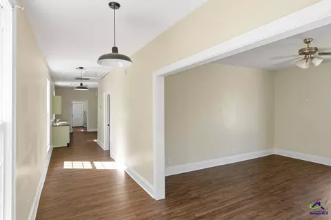 Entry Way - 856 Elm St, Macon, GA 31201 photo 2 of 8