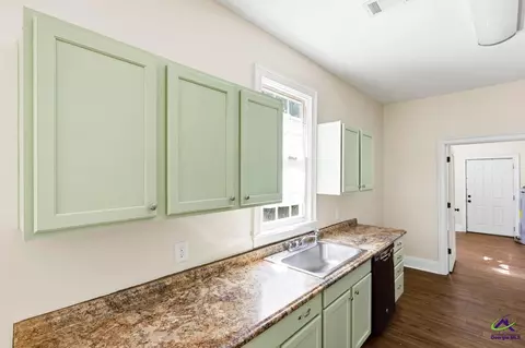 Entry Way - 856 Elm St, Macon, GA 31201 photo 6 of 8