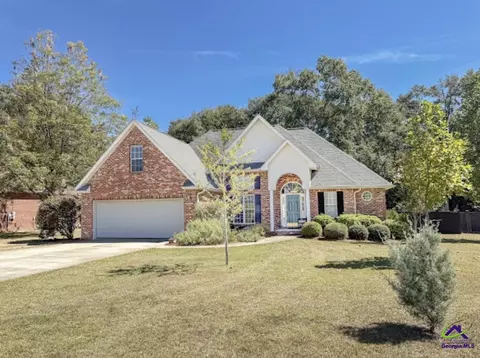 204 Quinelle Dr, Perry, GA 31069