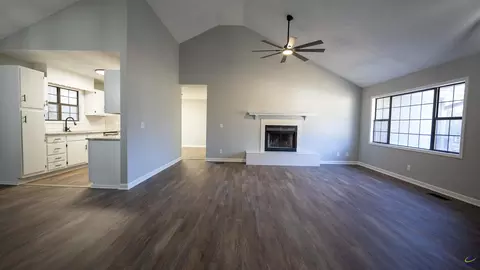 Living - 103 Persimmon Glen Ct, Centerville, GA 31028 photo 3 of 4
