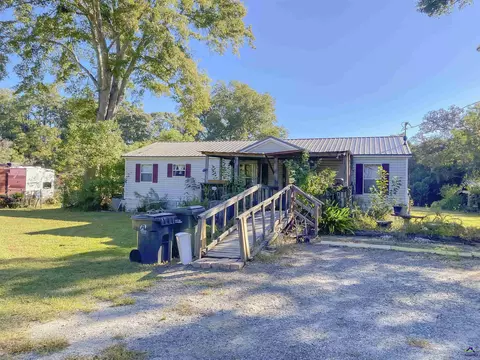 106 Faye Dr, Bonaire, GA 31005