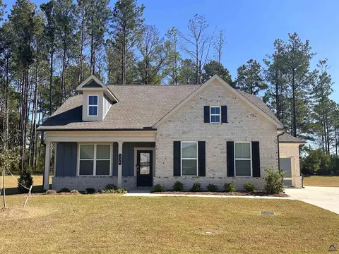 234 Flat Shoal Dr, Bonaire, GA 31005
