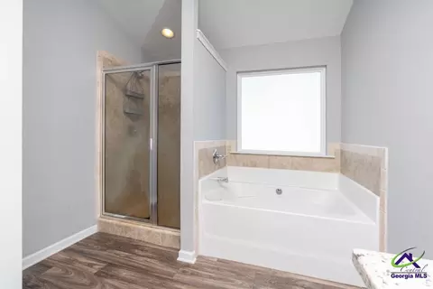 Bath - 1010 Lime St, Byron, GA 31008 photo 2 of 2