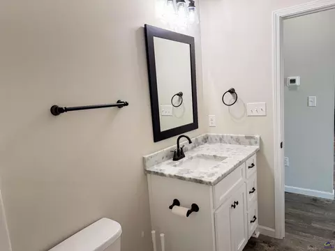 Bath - 108 Summit Dr, Byron, GA 31008 photo 5 of 5