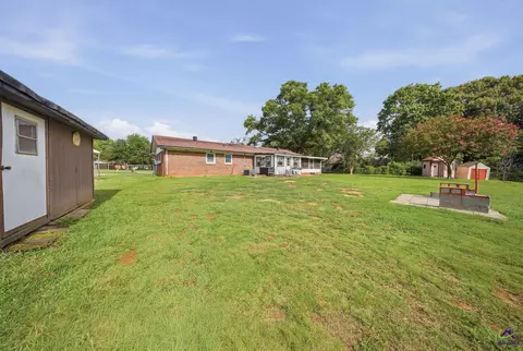 Exterior - 214 Pellimore Dr, Warner Robins, GA 31088 photo 11 of 12