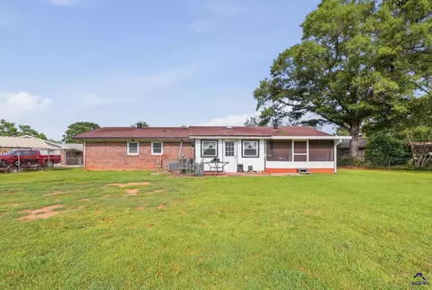 Exterior - 214 Pellimore Dr, Warner Robins, GA 31088 photo 9 of 12