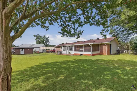 Exterior - 214 Pellimore Dr, Warner Robins, GA 31088 photo 6 of 12