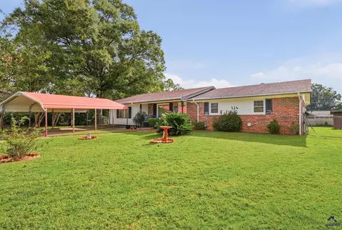 Exterior - 214 Pellimore Dr, Warner Robins, GA 31088 photo 2 of 12