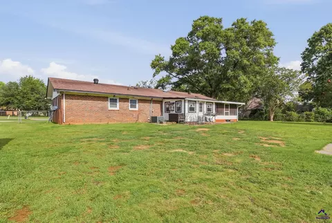Exterior - 214 Pellimore Dr, Warner Robins, GA 31088 photo 7 of 12