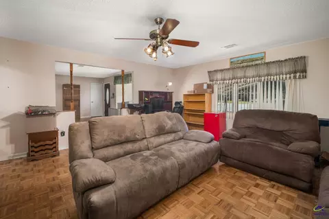 Living - 214 Pellimore Dr, Warner Robins, GA 31088 photo 3 of 3