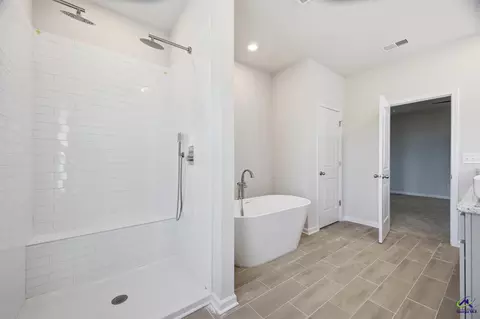 Bath - 639 Encore Dr #LOT 115, Perry, GA 31069 photo 3 of 3
