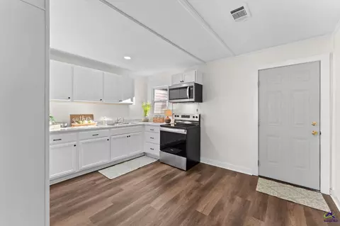 Entry Way - 112 Thomas Blvd, Warner Robins, GA 31093 photo 1 of 1