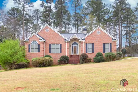 493 E Broad St, Winder, GA 30680 photo 1