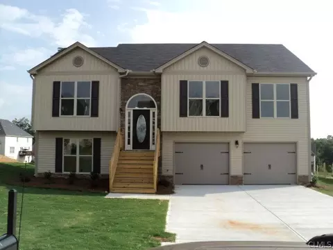 223 Falling Leaf Ln, Winder, GA 30680 photo 1