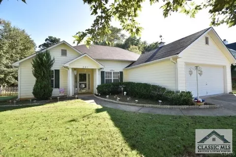 391 Arrowhatchee Dr, Winder, GA 30680 photo 1