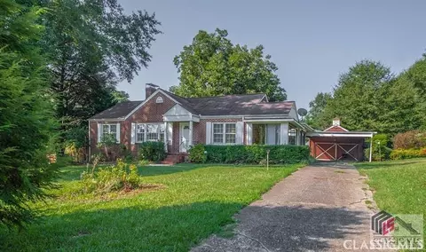 110 Myrtle St, Toccoa, GA 30577 photo 1