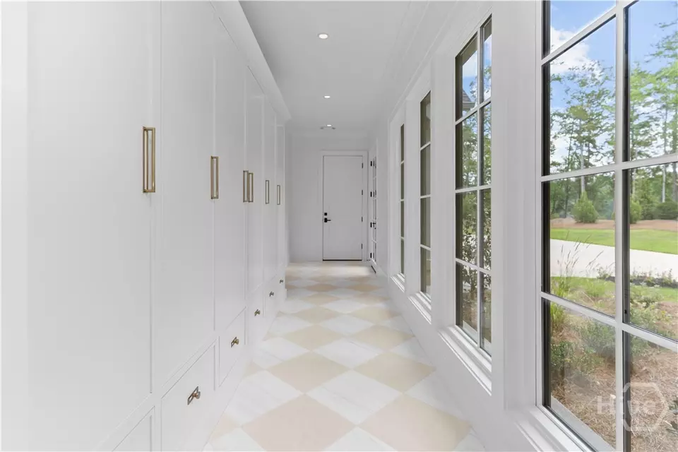 Entry Way - 1221 Broadpoint Dr, Greensboro, GA 30642 photo 3 of 6
