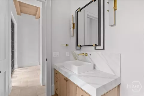 Bath - 1221 Broadpoint Dr, Greensboro, GA 30642 photo 1 of 11