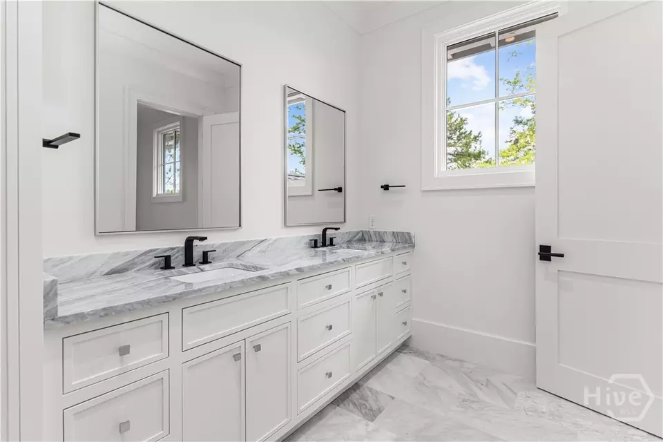 Bath - 1221 Broadpoint Dr, Greensboro, GA 30642 photo 11 of 11