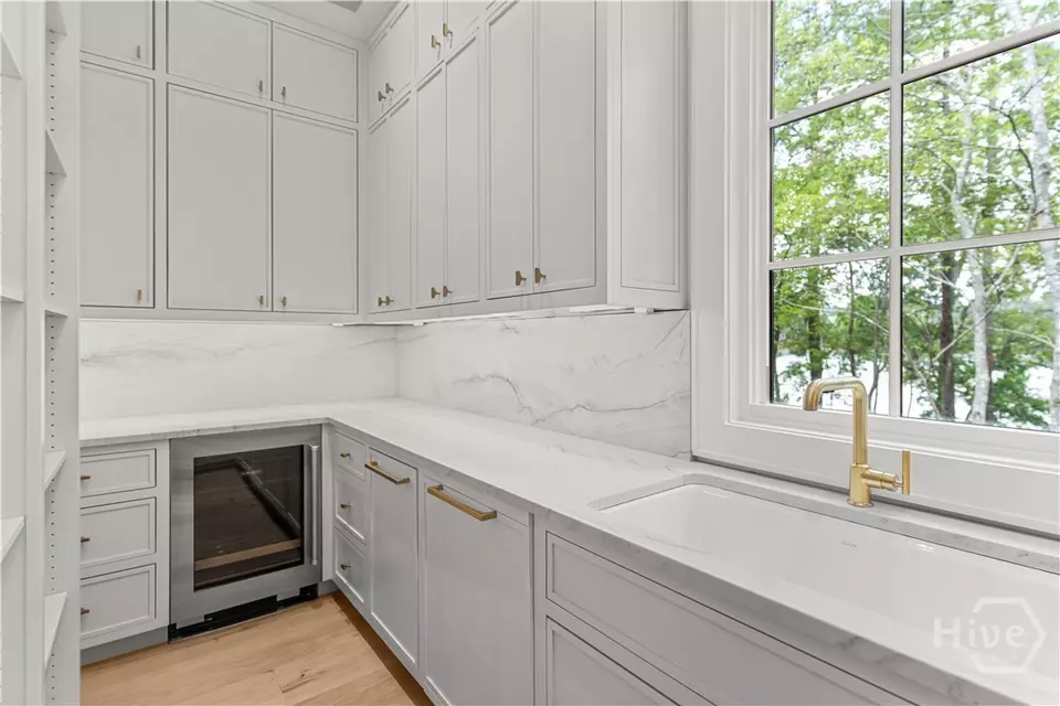 Kitchen - 1221 Broadpoint Dr, Greensboro, GA 30642 photo 7 of 9
